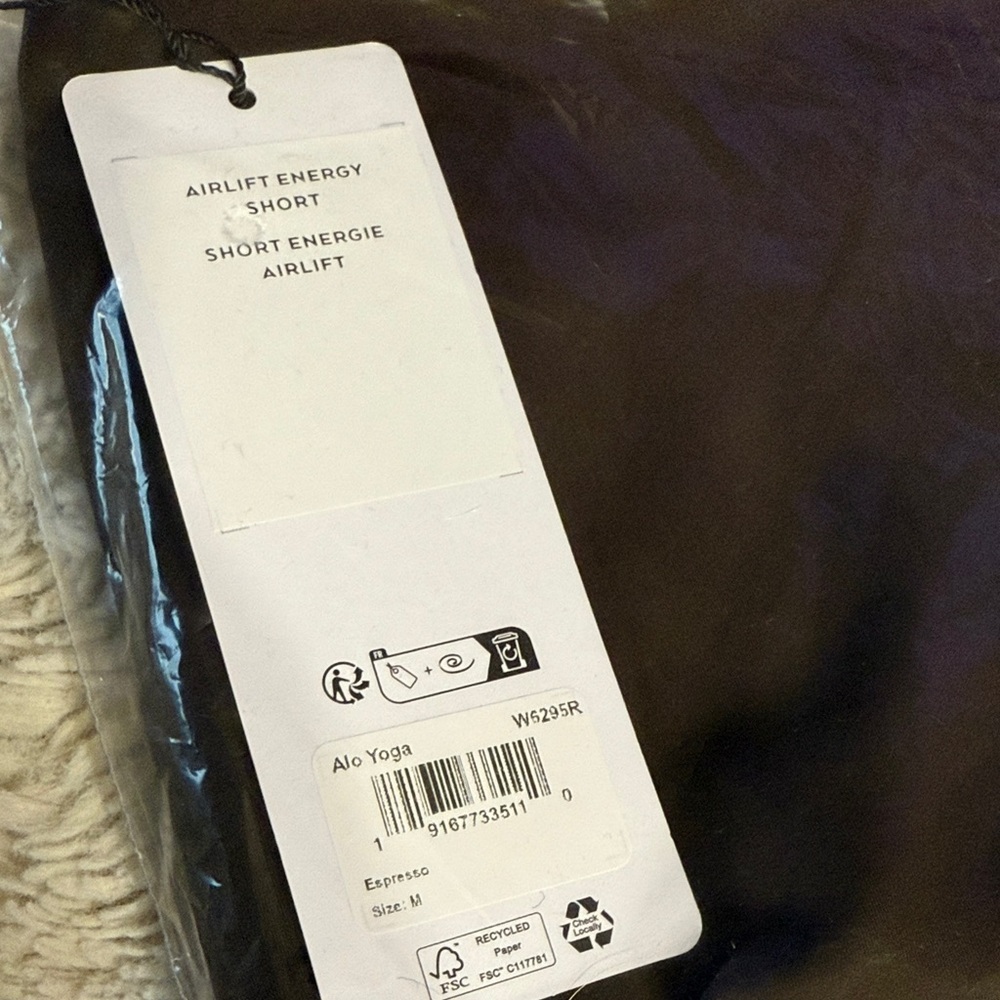 NWT, Alo Yoga 5” Airlift Energy Short (Size M, Espresso), Ret $88 - Picture 4 of 6